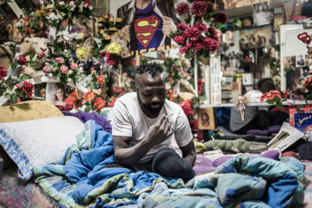 Samuel is a friend, a prophet and an avid reader. I have spent a lot of time with him talking about everything. Many times he told me about his personal odyssey, the long journey after which all his hopes were dashed. He lives in this room crammed with memories where every object has its own precise meaning and place. Turin.