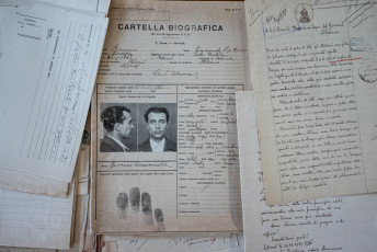 The biographical file drawn up by the Prefecture of Catania of prisoner Bonanno Emanuele and some papers of the Appeal Commission for those assigned to confinement. Central State Archive in Rome, Ministry of the Interior 1814-1986, General Directorate of Public Security 1861-1981, General Affairs and Confinement Division, Police Confinement Office, personal files 1926-1943, envelope 128. Rome, May 2024.