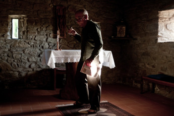The hermitage of San Lorenzo alla Montanina “...is a place of the heart. One can restore the spirit and the body here, thanks to the hospitality I offer…”. Father Giuseppe Castelli has been living here for years. Tuscany.