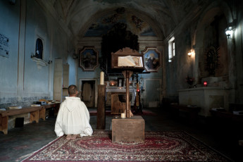 The Belgian friar Frédéric has been leading the monastic complex of Sant’Ilarione since 2003. He arrived in Calabria 37 years ago. “That very first encounter with the South literally upset the young French bourgeois in me and that disruption opened a breach in my soul. Through this breach I could penetrate God’s grace”. Calabria.